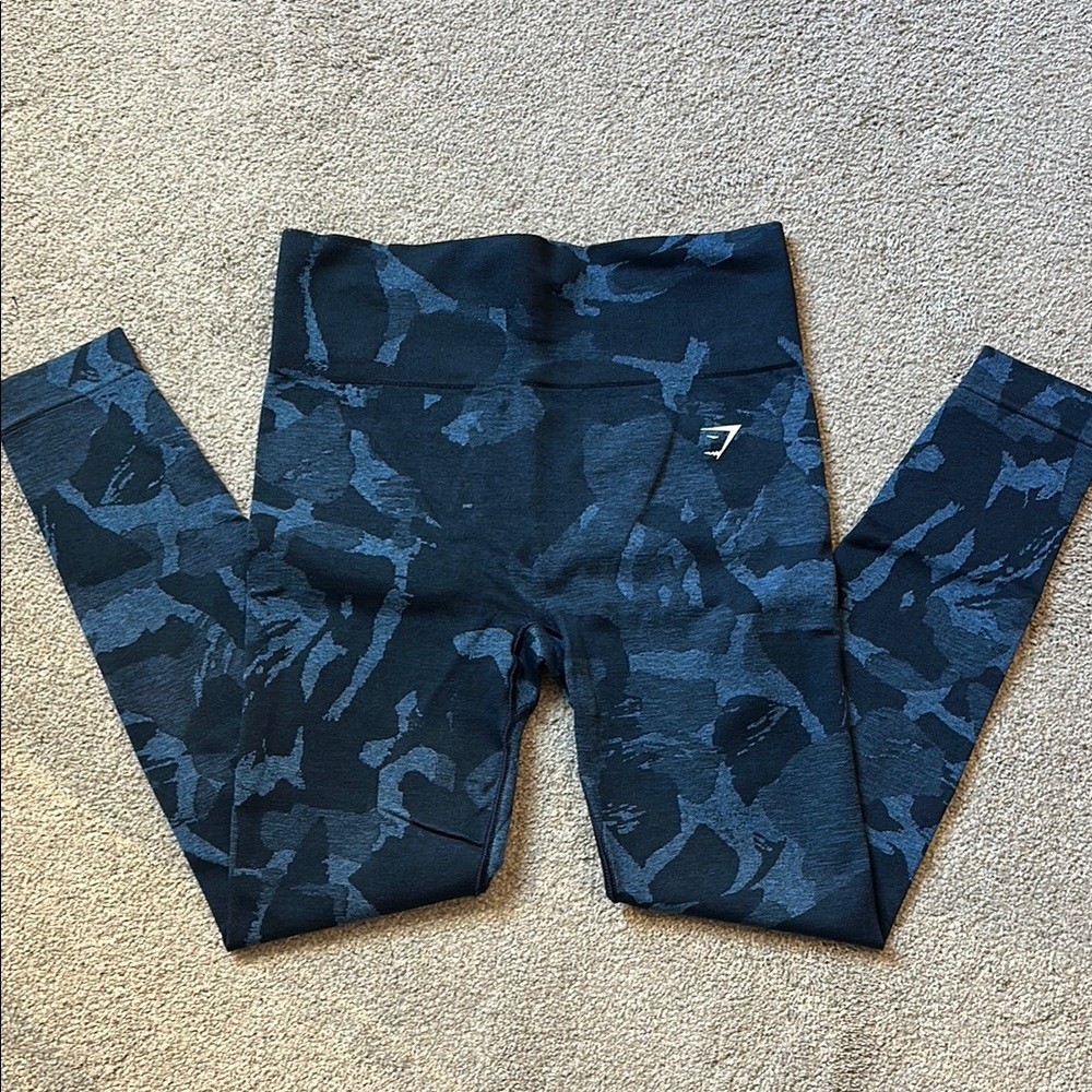Gymshark Women’s Navy and Light Blue Camo Leggings